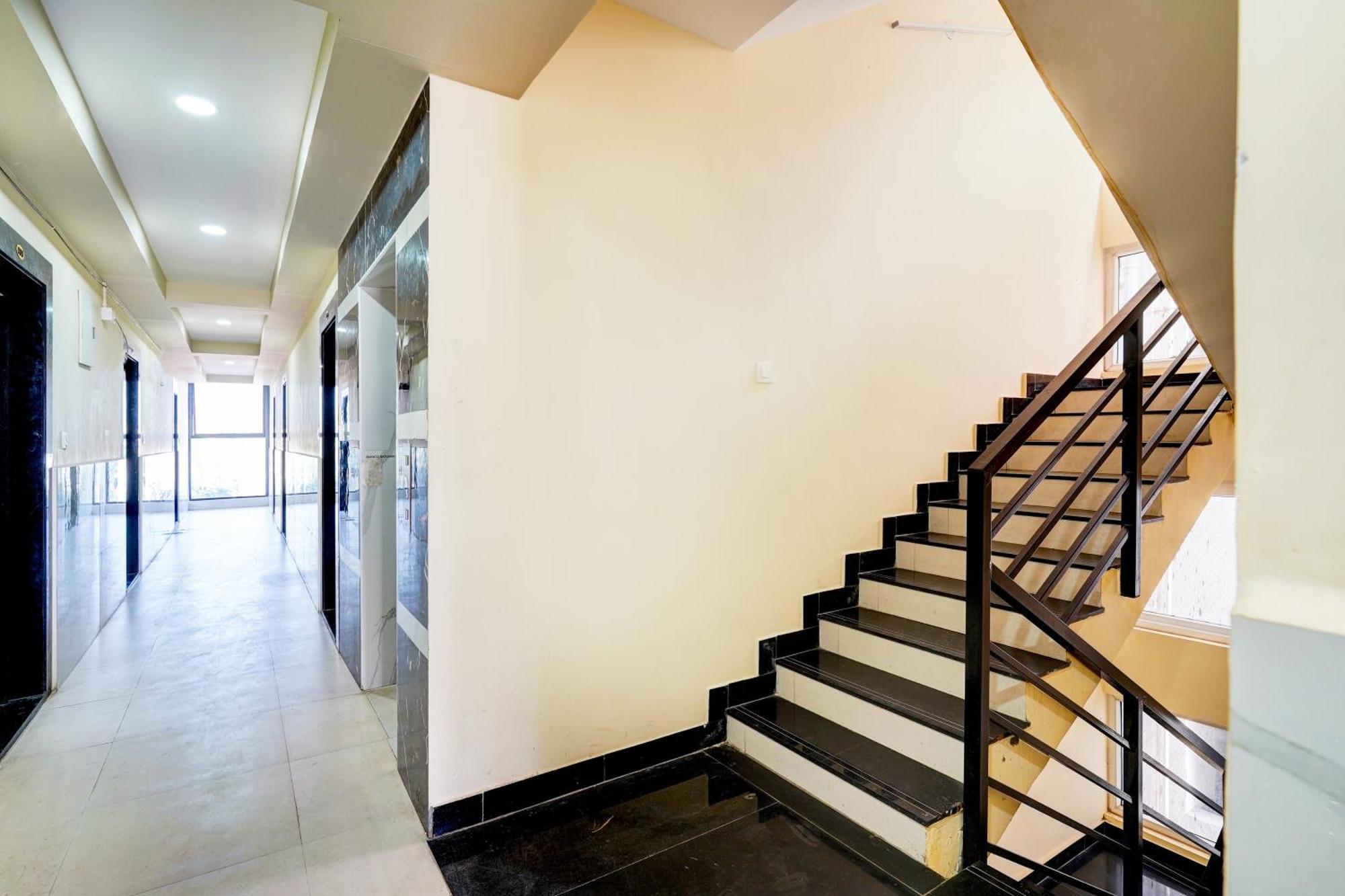 Super Hotel O Sri Vishnu Prime Opposite The Studio Salon, Kundalhalli Gate 벵갈루루 외부 사진